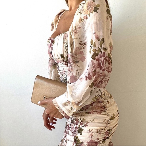 NWT Bloggers Favorite Floral Ruched Dress— Zara - Picture 12 of 13